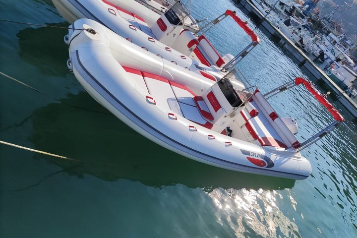 Private 40hp Boat Tour of the Amalfi Coast and Positano