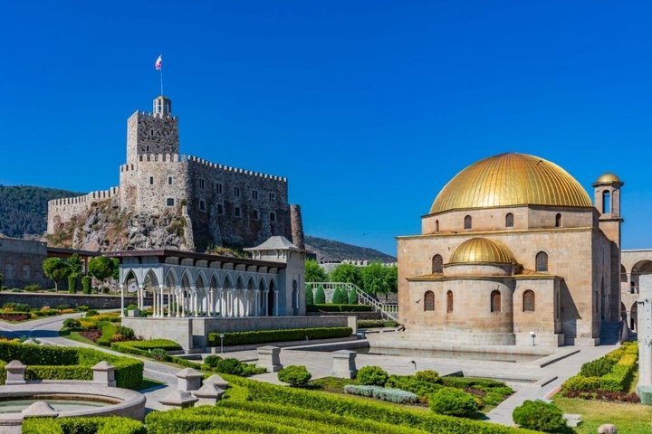 Private Day Trip to Borjomi and Rabati Castle