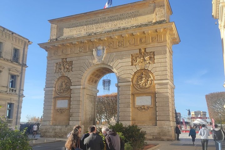Private Historic Walk and Tastings in Montpellier