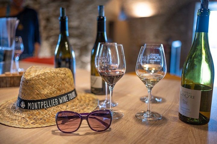 Private Historic Walk and Tastings in Montpellier