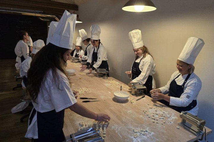 Tuscan, Italian, tiramisu cooking class and tasting 3 wines