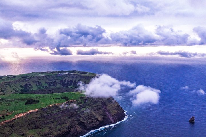 Private Full Day Tour on Easter island "The Highlights"
