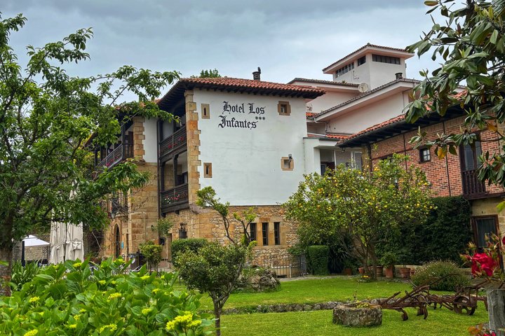 Santillana del Mar & Altamira Museum with tickets- small groups