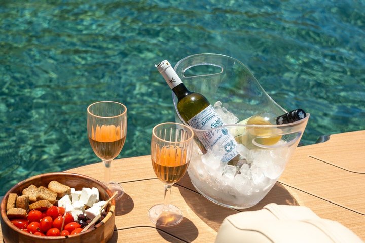 Andros: 4-Hour Cruise to Secluded Beaches (Food & Drinks Incl.)