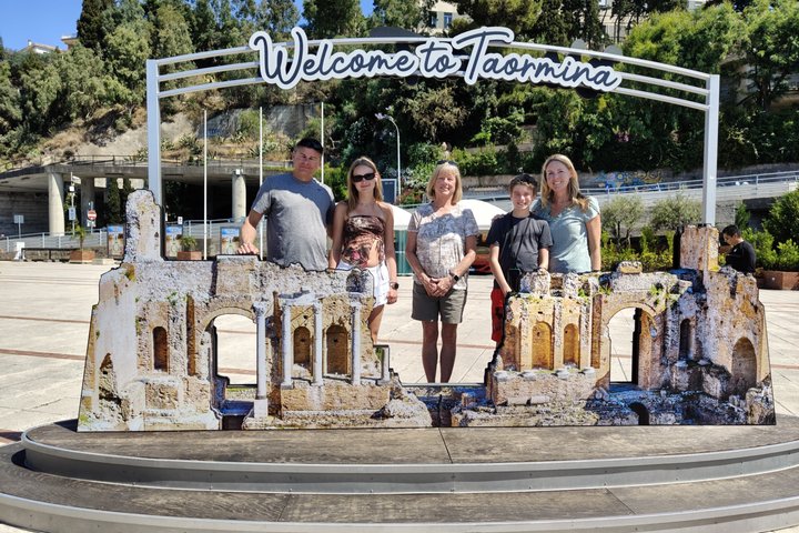 Taormina Castelmola : private cruise tour from Messina