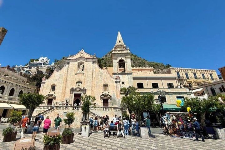 Taormina Castelmola : private cruise tour from Messina