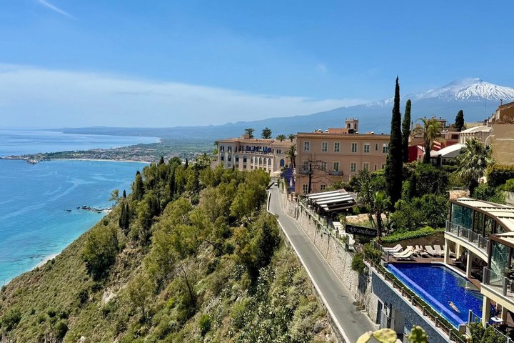 Taormina Castelmola : private cruise tour from Messina