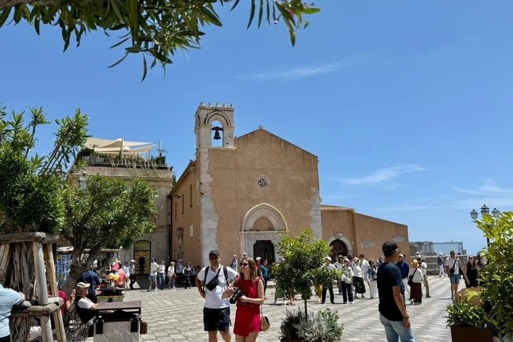 Taormina Castelmola : private cruise tour from Messina