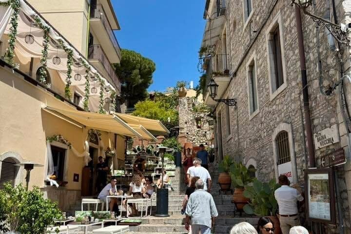 Taormina Castelmola : private cruise tour from Messina