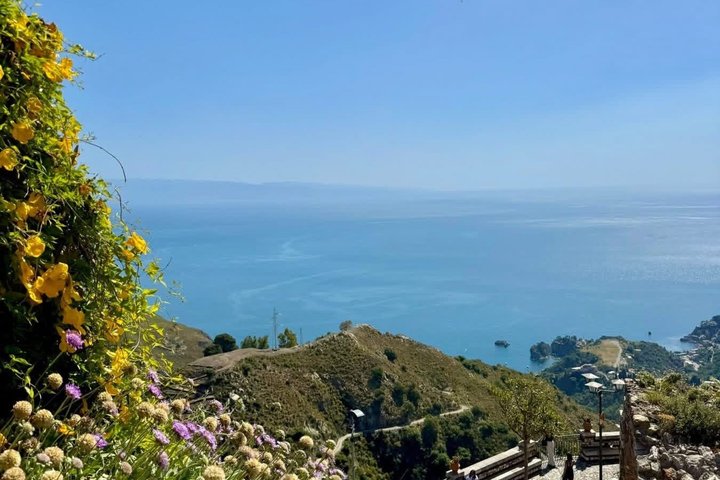 Taormina Castelmola : private cruise tour from Messina