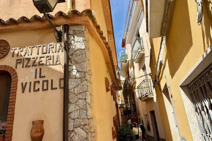Taormina Castelmola : private cruise tour from Messina