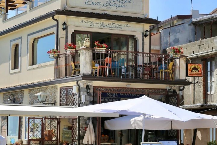 Taormina Castelmola : private cruise tour from Messina