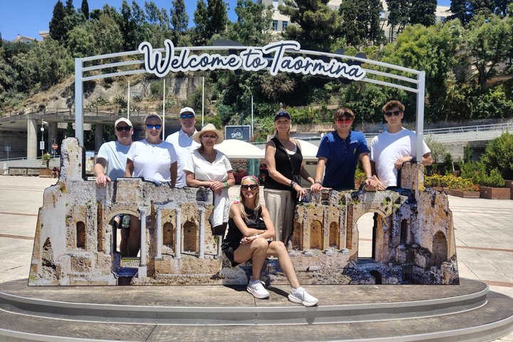 Taormina Castelmola : private cruise tour from Messina