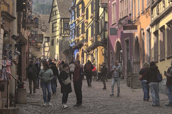 Price instead: From Strasbourg to Château ,Riquewihr and Colmar