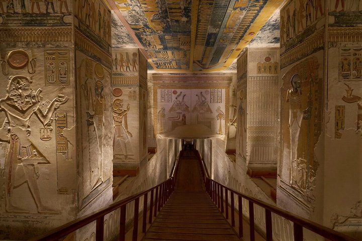 Hurghada: Luxor Valley of the Kings & Tutankhamun Tomb Trip