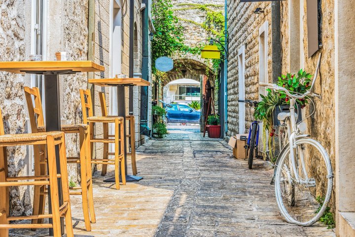 Tirana: Day Tour to Montenegro, Budva and Sveti Stefan