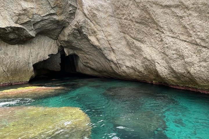 Carboneras : Route of 6 coves by boat through Cabo de Gata