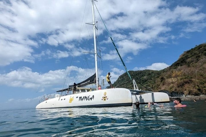 All-inclusive 8-hour catamaran tour to Isla Taboga from Panama City