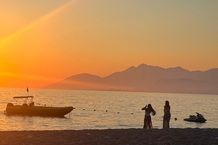 Sarandë: Small-Group Boat Tour with Surprise Extra Stop