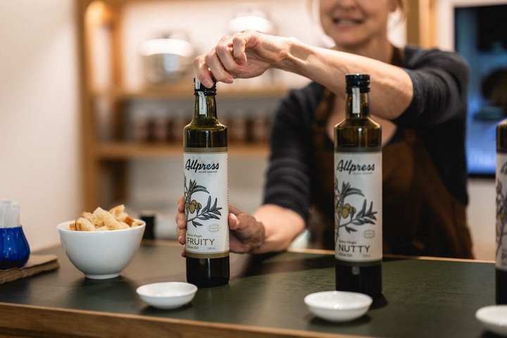 Waiheke Island Gourmet Food and Wine Tour