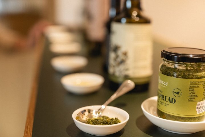 Waiheke Island Gourmet Food and Wine Tour