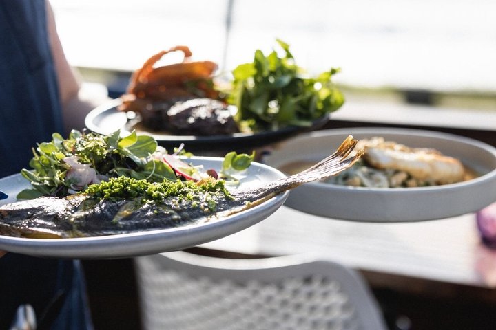 The Essence of Waiheke Wine Tour