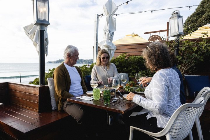 The Essence of Waiheke Wine Tour