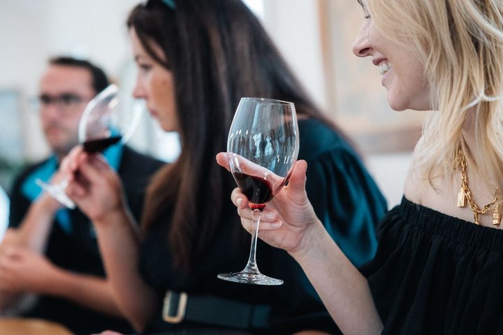 The Essence of Waiheke Wine Tour