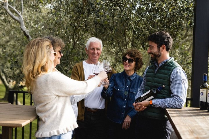 The Essence of Waiheke Wine Tour
