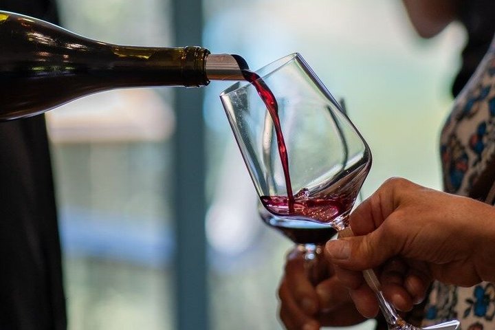 The Essence of Waiheke Wine Tour