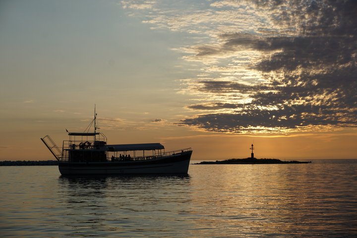 Firework Sea Cruise from Porec with Drinks Included