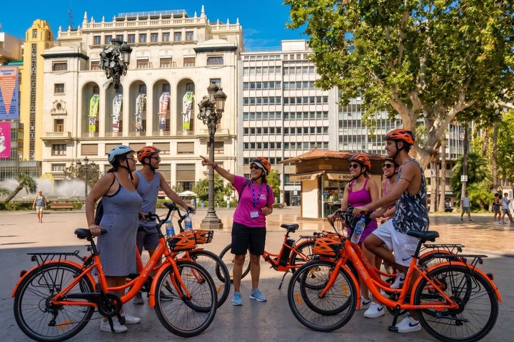 Valencia City Highlights in Guided Bike or E-Bike Tour