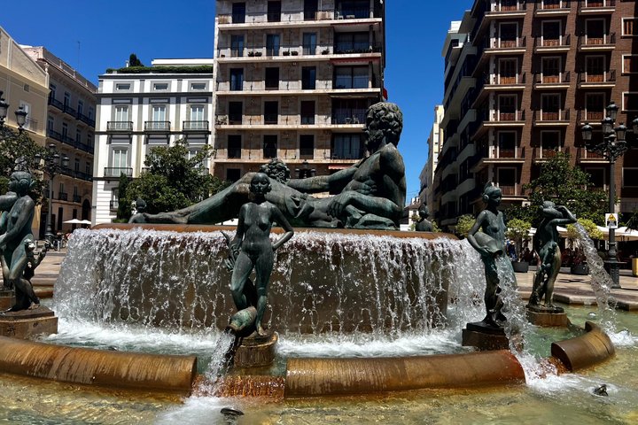 Valencia City Highlights in Guided Bike or E-Bike Tour