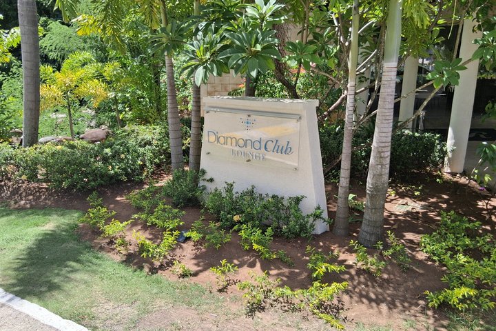 St. Lucia Airport Transfer from UVF to Any Hotel/Resort Private