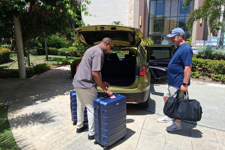 St. Lucia Airport Transfer from UVF to Any Hotel/Resort Private