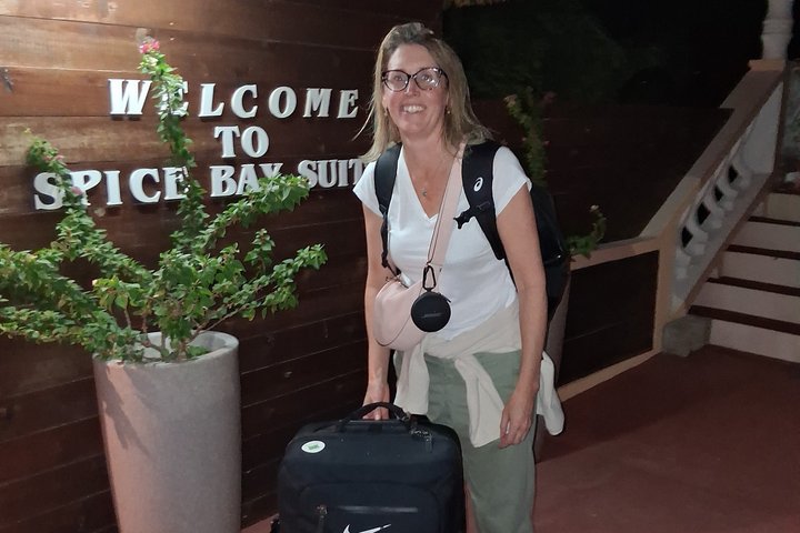 St. Lucia Airport Transfer from UVF to Any Hotel/Resort Private