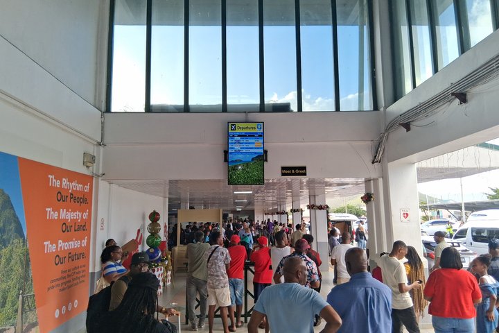St. Lucia Airport Transfer from UVF to Any Hotel/Resort Private