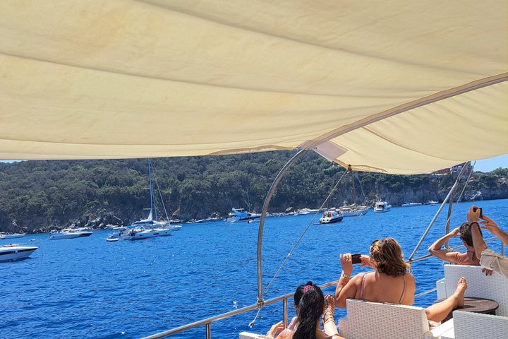 Boat excursion with lunch on board to discover Ischia