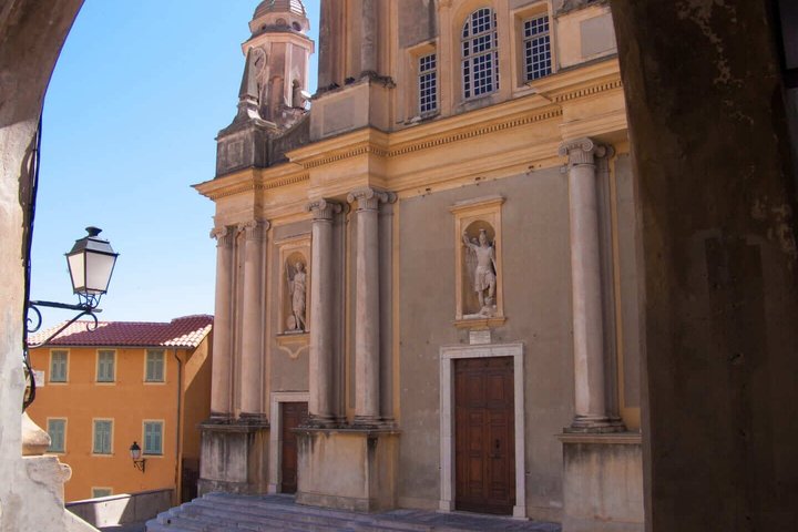 Hello Menton: Private 2-Hour Intro City Walk with Local Guide