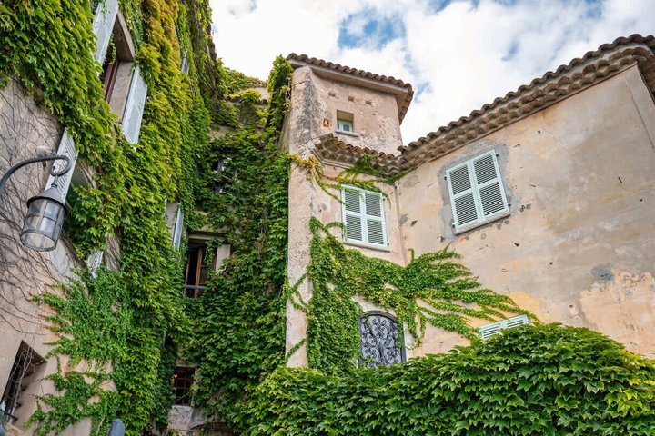 Hello Menton: Private 2-Hour Intro City Walk with Local Guide