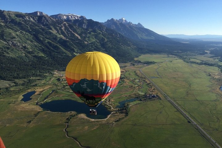 Scenic Hot Air Balloon Rides in Jackson Hole