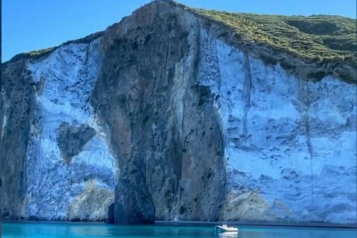Boat Tour Ponza Palmarola