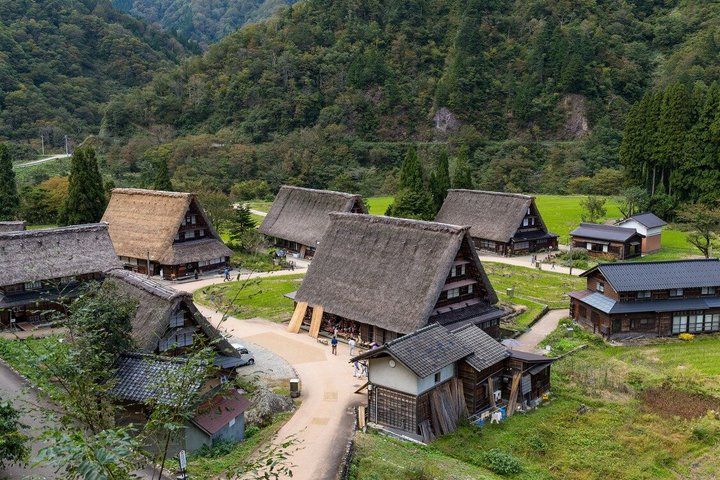 Shirakawago & Kanazawa from Kyoto by bullet train