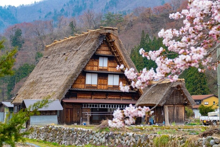 Shirakawago & Kanazawa from Kyoto by bullet train