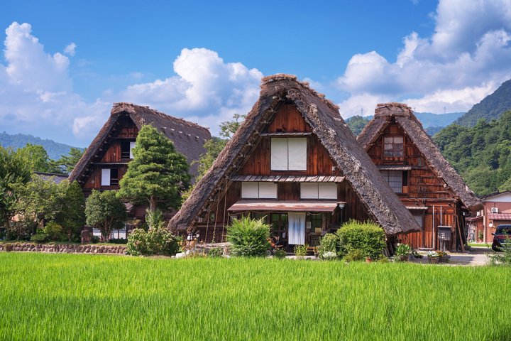 Shirakawago & Kanazawa from Kyoto by bullet train