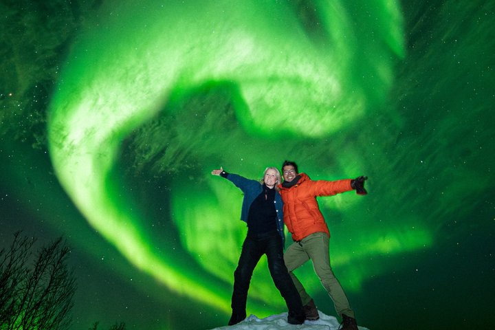 Northern Lights Tour with Local Guide and Photos