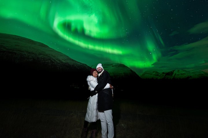 Northern Lights Tour with Local Guide and Photos