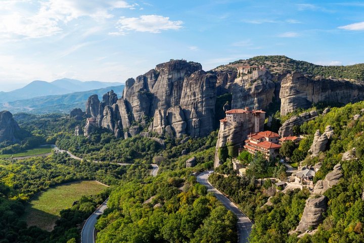 Meteora: Monasteries Tour with Lunch and Athens Transfer Option