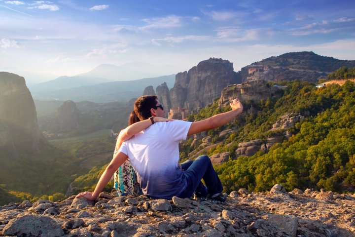 Meteora: Monasteries Tour with Lunch and Athens Transfer Option