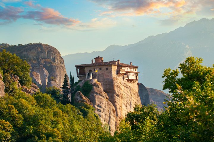 Meteora: Monasteries Tour with Lunch and Athens Transfer Option